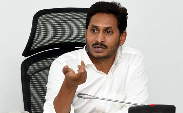 Big shock for YCP.. Five key leaders of the party arrested