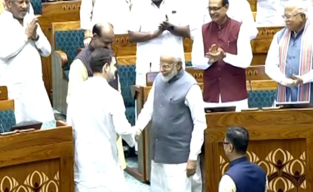 PM Modi, Rahul Gandhi Shake Hands